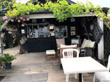 Dégustation d'huitres Le Canon commune de Lege Cap-Ferret Eric LARRARTE